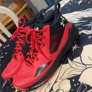 Under Armour Men’s size 10, Black and Red Athletic Shoes